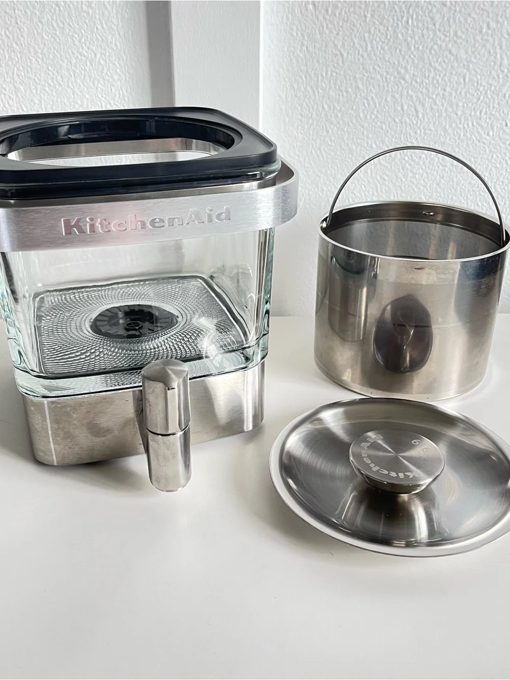 Kitchen Aid Cold Brew Coffee Maker 18 Servings Concentrate stainless steel glass